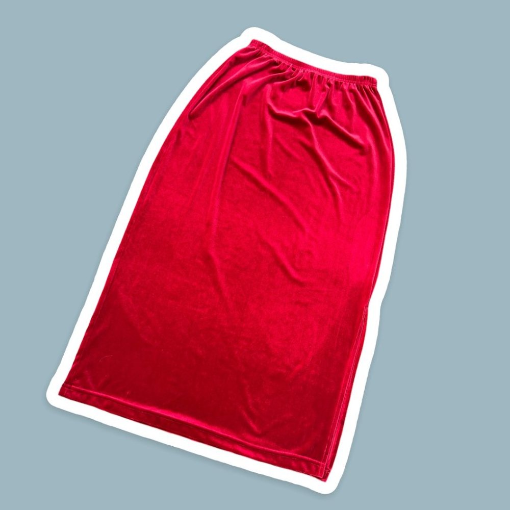Red velvet vintage (80s) maxi skirt with slit by Clio